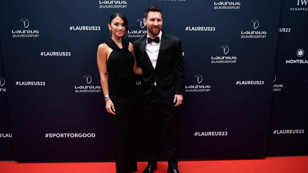 رسميا.. ميسي يتوّج بجائزة