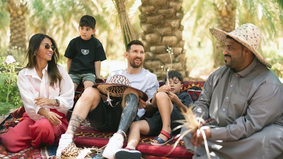 سبب الأزمة.. تفاصيل عقد ميسي كـ"سفير للسياحة" في السعودية