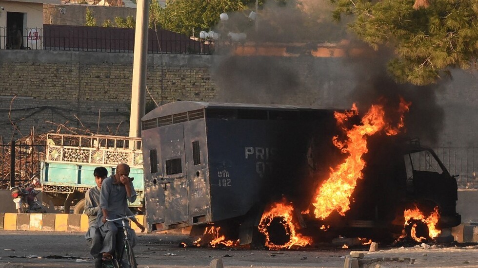 توقيف حوالي ألف شخص في باكستان منذ بدء الاحتجاجات على اعتقال عمران خان