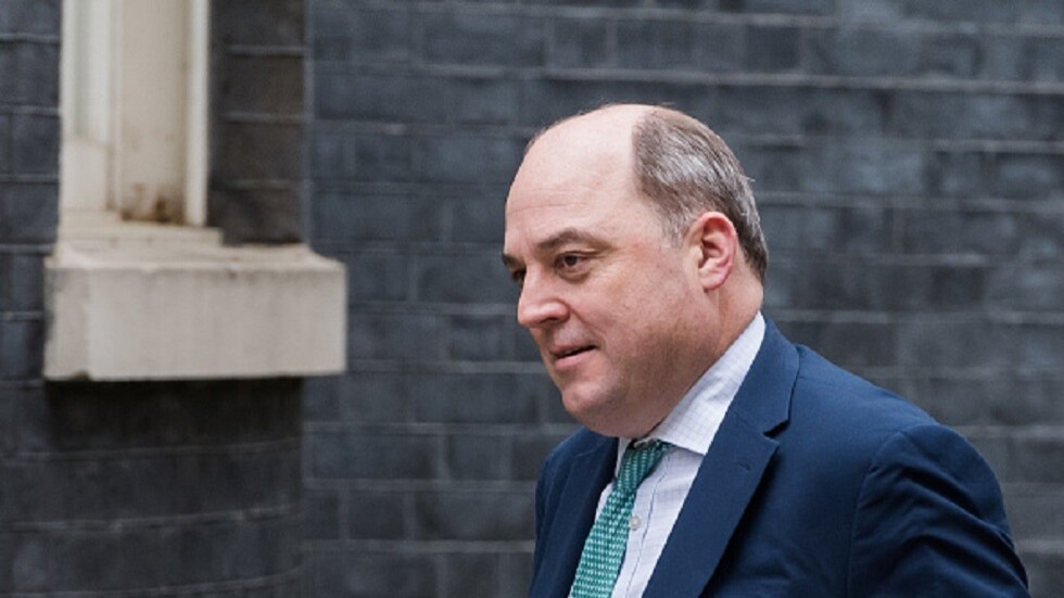 وزير الدفاع البريطاني يؤكد تزويد بلاده لأوكرانيا بصاروخ بعيد المدى