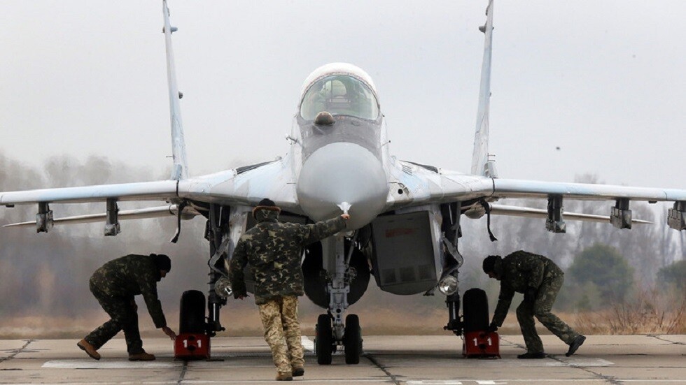 بولندا تنقل 14 مقاتلة من طراز