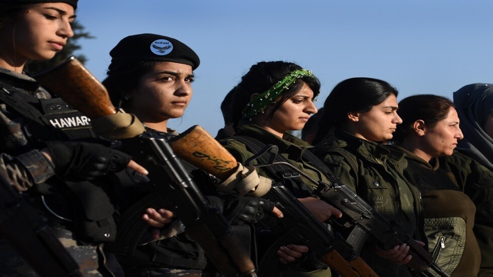 "سانا": قسد تعتقل عددا من الشبان وبدعم مروحيات أمريكية وتسوقهم إلى التجنيد الإجباري