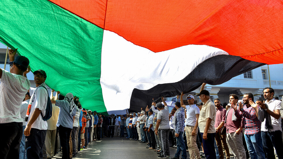 المغرب.. وقفة تضامنية من أجل فلسطين وضد التطبيع مع إسرائيل أمام ساحة البرلمان (صور)