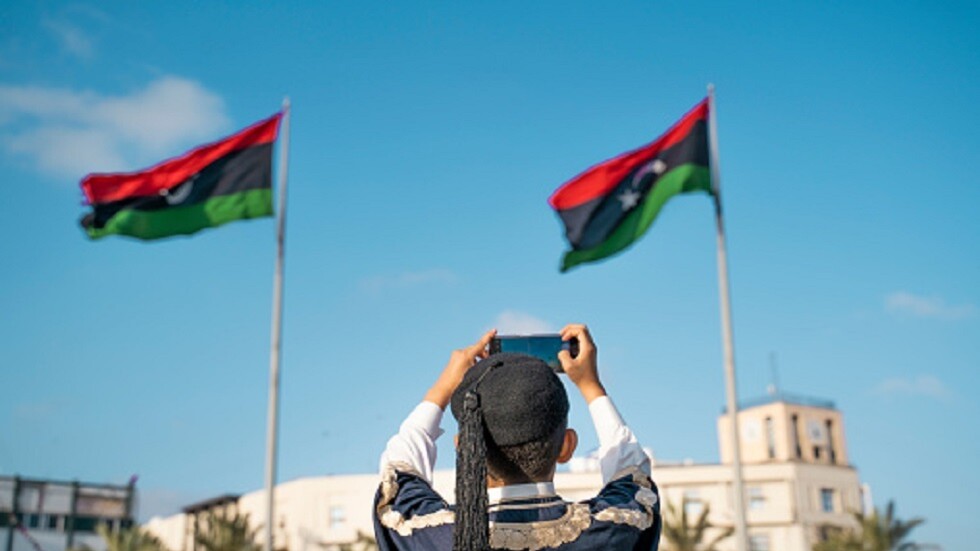 ولي عهد مملكة ليبيا السابقة يرسم لعودة الملكية من بوابة المغرب والجزائر