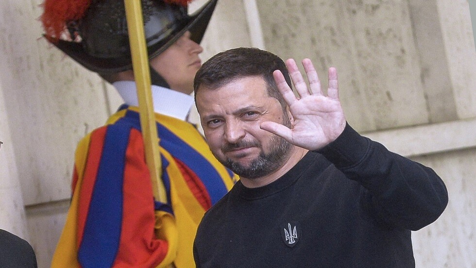 "مع احترامي لقداسته".. زيلينسكي يرد على مبادرة البابا لتسوية الأزمة الأوكرانية