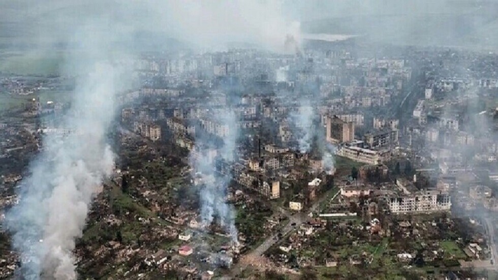 انفجارات ضخمة وحريق في مقاطعة ترنوبل بأوكرانيا وتأكيد إصابة المنطقة الصناعية