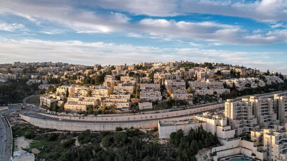 سموتريتش يأمر باستقبال نصف مليون مستوطن جديد في الضفة الغربية