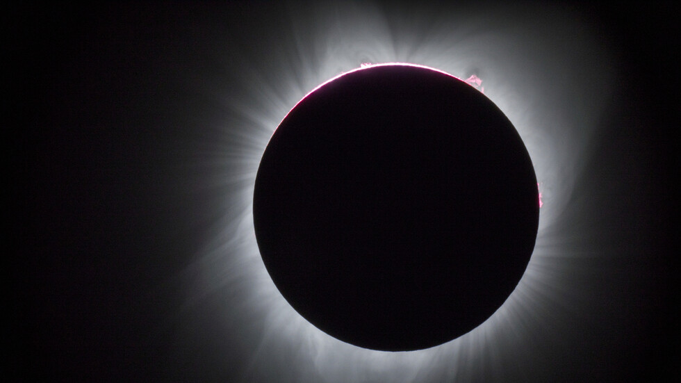 "القمر الأسود" النادر والوحيد لعام 2023 يزين سماء الأرض غدا