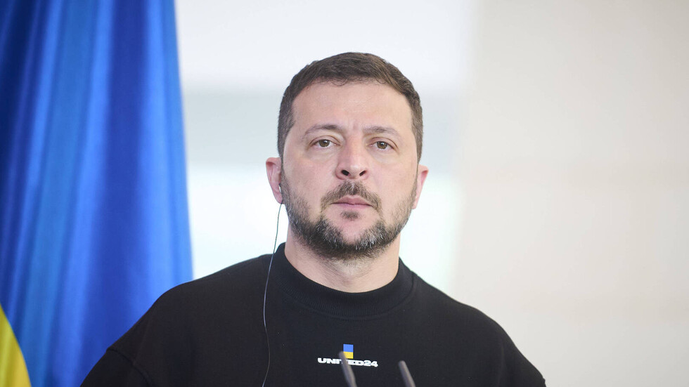 زيلينسكي يعقد اجتماعا "للمكتب العسكري"