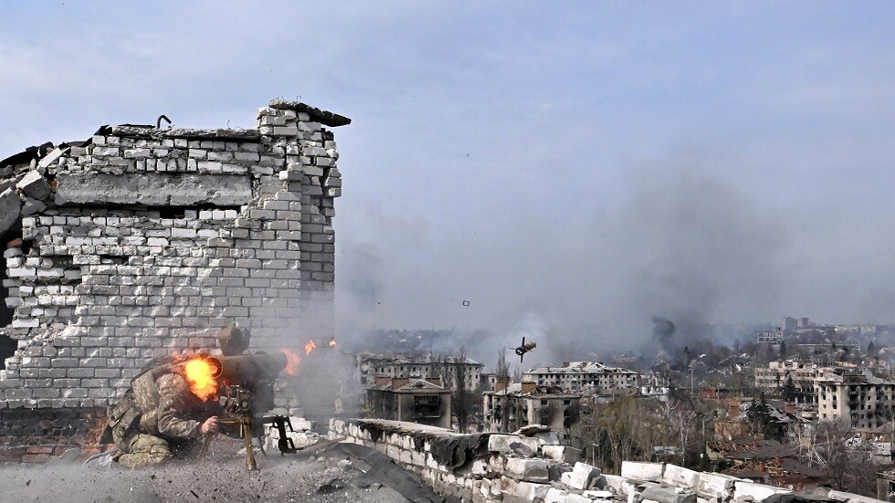 مقاتل روسي: وصلنا إلى خط النهاية في تحرير أرتيوموفسك