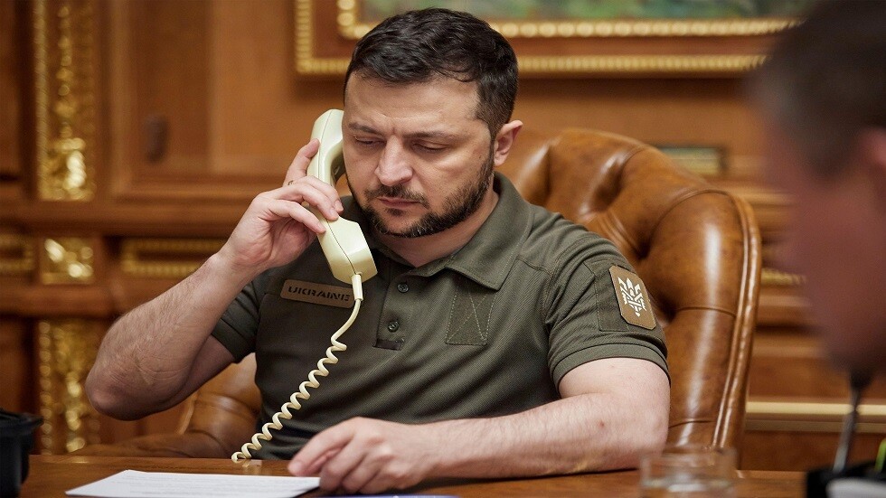 مستشار سابق للبنتاغون: واشنطن وجهت إنذارا لزيلينسكي إما الهجوم المضاد أو الاستسلام
