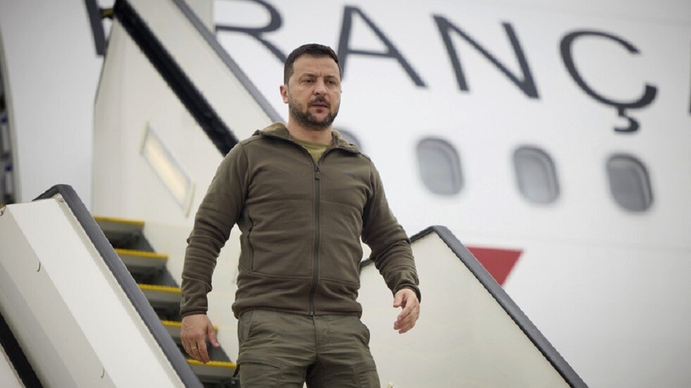 ضابط أمريكي: زيلينسكي سيلقى مصير هتلر