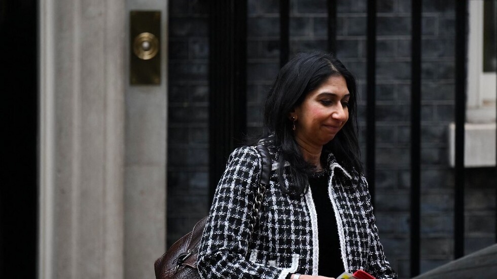 بسبب محاولتها مخالفة القانون.. وزيرة الداخلية البريطانية تواجه تحقيقا