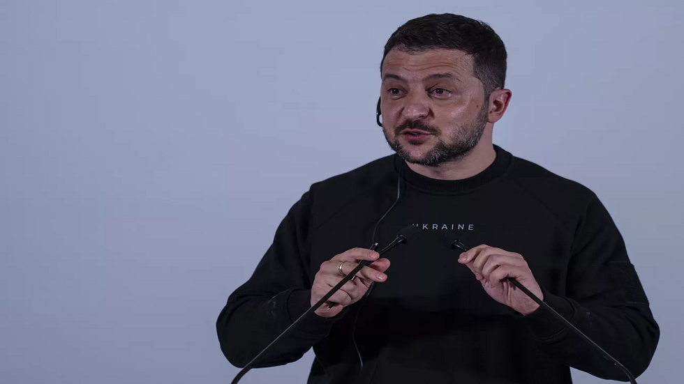 "من الأفضل لك مراجعة لغتك الروسية".. مستخدمو "تويتر" ينتقدون زيلينسكي من جديد