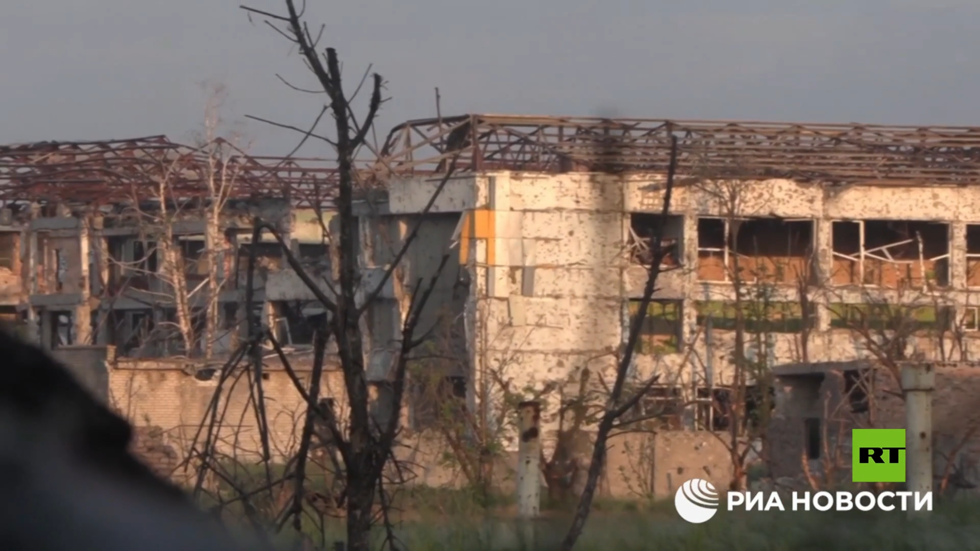 شاهد.. تمشيط آخر معقل للقوات الأوكرانية في باخوت