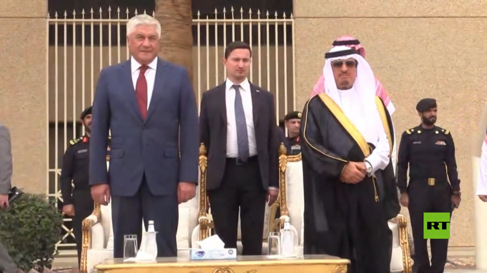 وزير الداخلية الروسي يزور مركز العمليات الأمنية الموحدة التابع لوزارة الداخلية السعودية