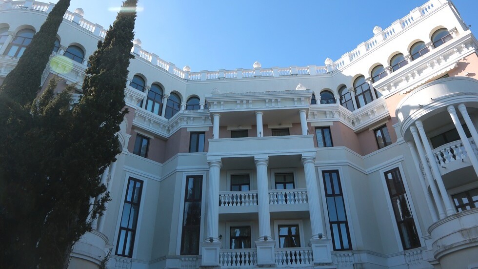 مسؤول: الشقة المؤممة لأسرة زيلينسكي في القرم ستعرض للبيع بالمزاد