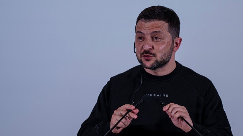 صحيفة: زيلينسكي لا يسيطر على أوكرانيا
