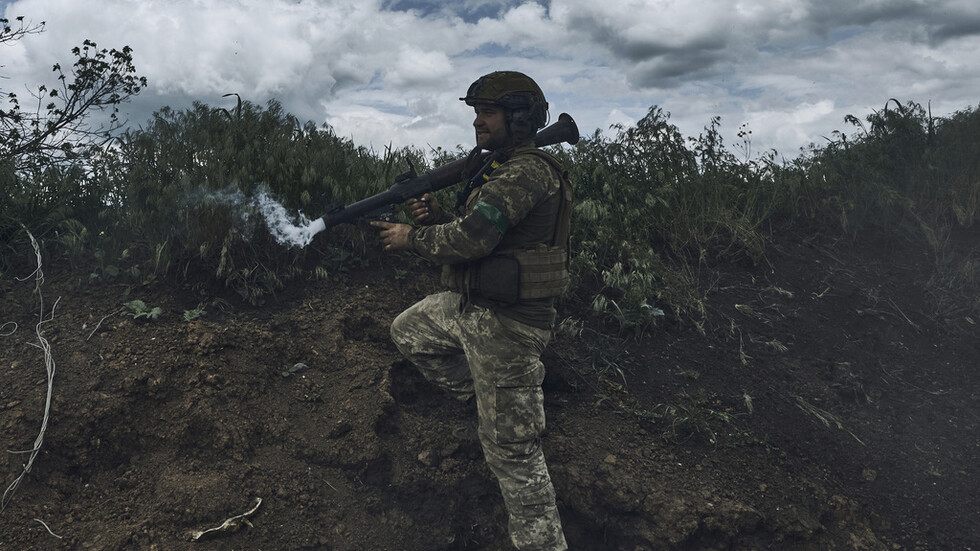 فنلندا تسلم الدفعة الـ16 من المساعدات العسكرية لأوكرانيا