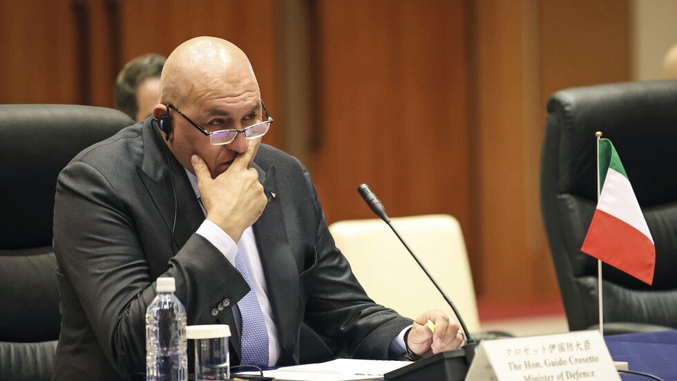 وزير الدفاع الإيطالي: موقف واشنطن حيال أوكرانيا قد يتغير كما انقلب بأفغانستان