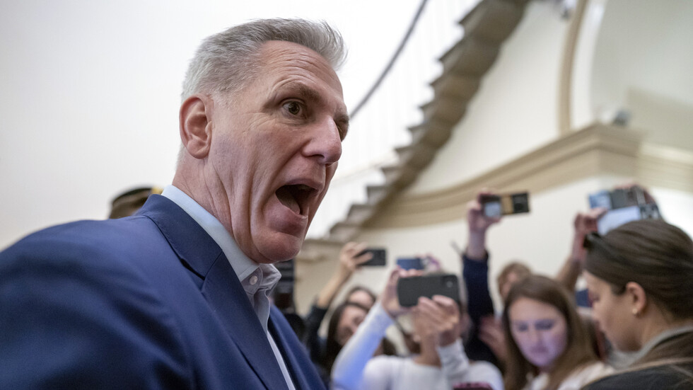 ماكارثي يحذر من زيادة الفوائد على الدين الحكومي التي ستدفعها واشنطن