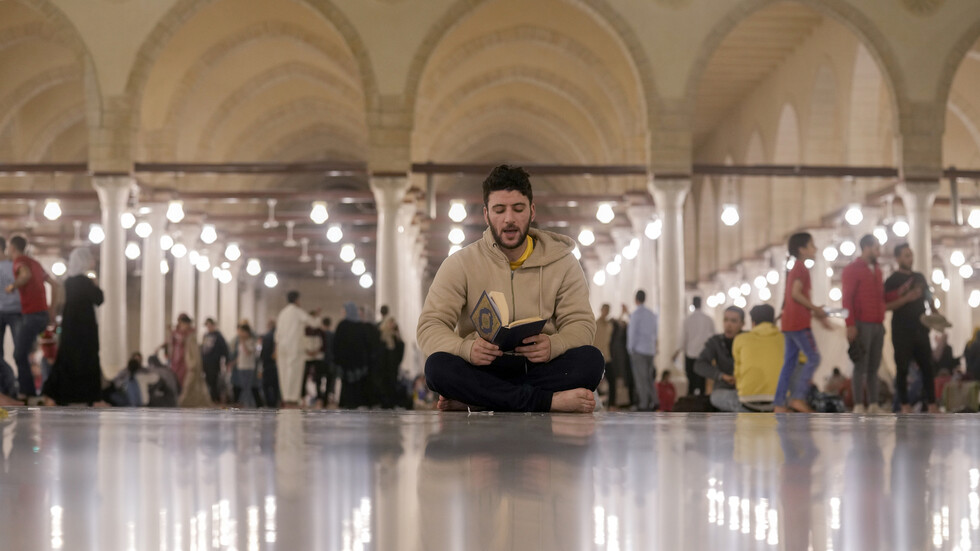 الأوقاف المصرية تكشف مفاجأة عن "الصلاة على النبي" يوم الجمعة