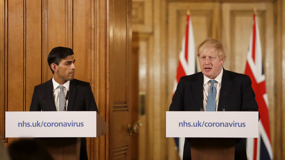 سوناك وجونسون يستعدان لمعركة قانونية بشأن تسليم رسائل 