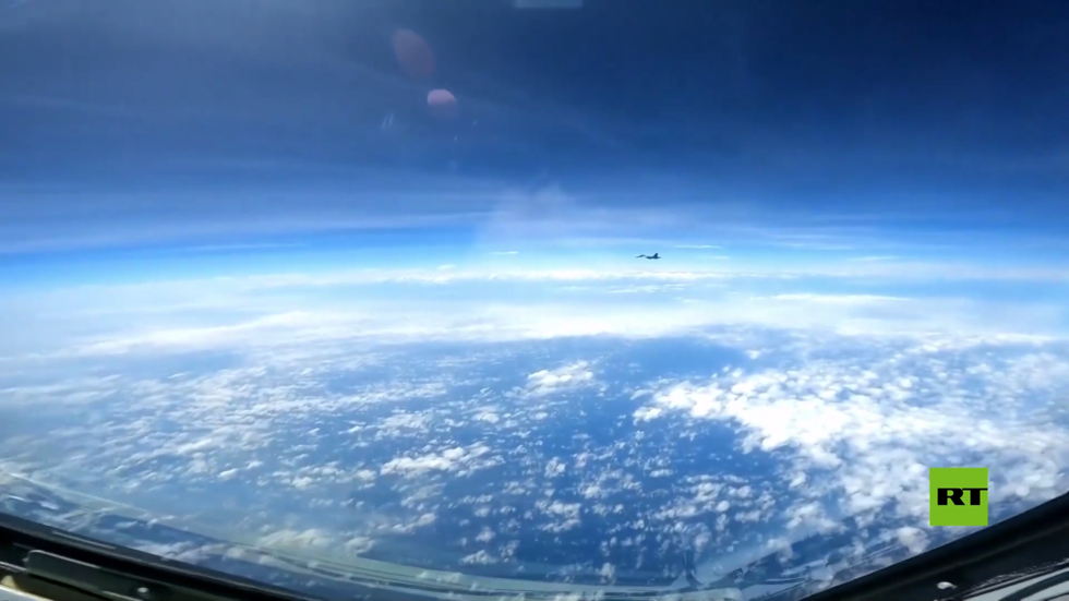 الدفاع الأمريكية تنشر فيديو لمناورة "خطيرة" لمقاتلة صينية أمام طائرتها