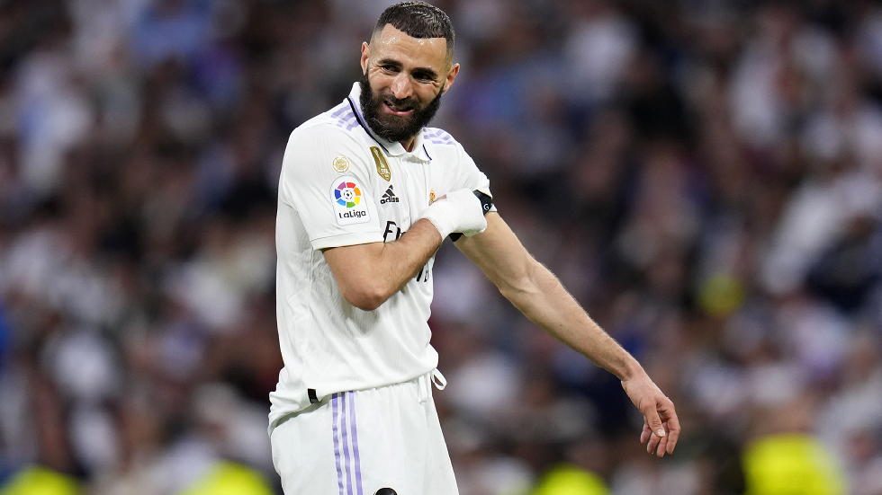 ما النادي السعودي الأقرب لضم بنزيما وما راتبه المتوقع؟