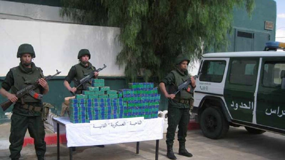 الجزائر.. ضبط كميات كبيرة من "الكيف المعالج" عبر الحدود مع المغرب