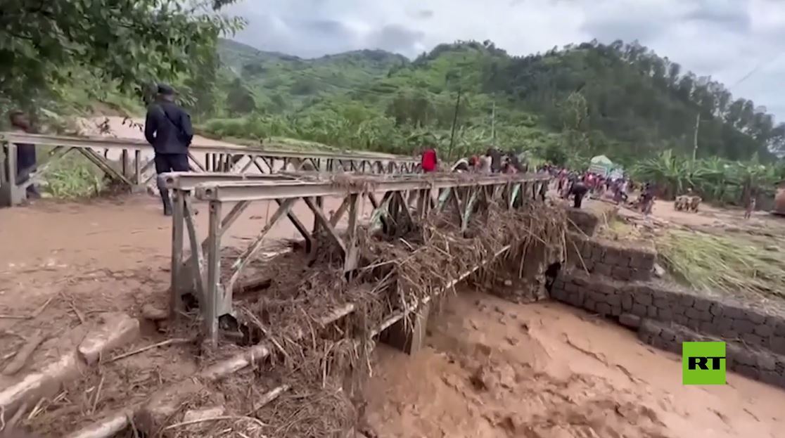 بالفيديو.. فيضانات وانزلاقات أرضية بعد أمطار غزيرة تقتل العشرات في رواندا