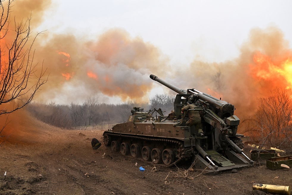 المدفعية الروسية تدمر مستودع أسلحة للواء أوكراني