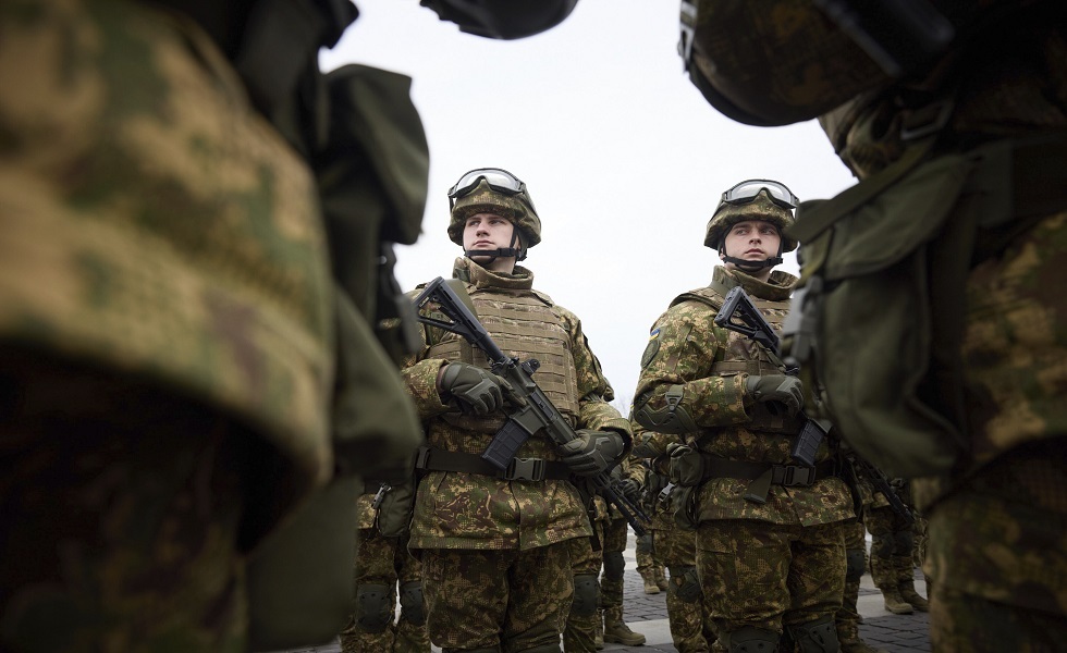 كيسنجر يرجح بدء المفاوضات بين روسيا وأوكرانيا أواخر العام