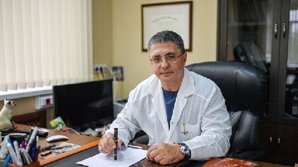 طبيب روسي يحذر من مواد مسرطنة غير مرئية