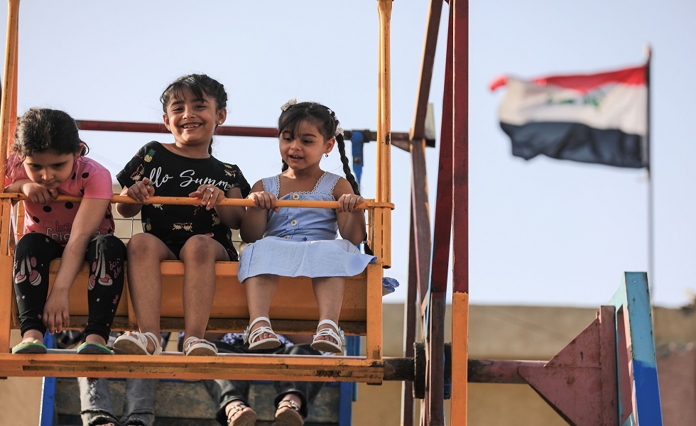 أطفال يلهون في عيد الفطر - العراق 2023