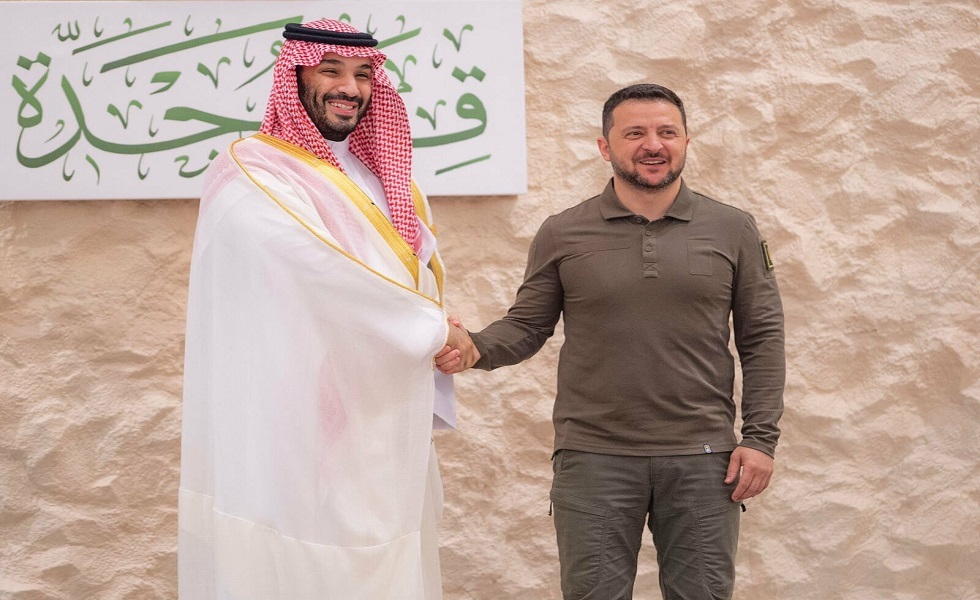 ولي العهد السعودي محمد بن سلمان يستقبل رئيس أوكرانيا فلاديمير زيلينسكي - القمة العربية في جدة