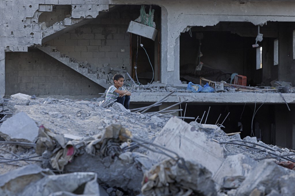 إسرائيل تدرس وقف إدخال بعض المواد الخام لغزة