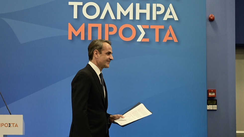 رئيس الوزراء اليوناني يرفض تشكيل حكومة ائتلافية