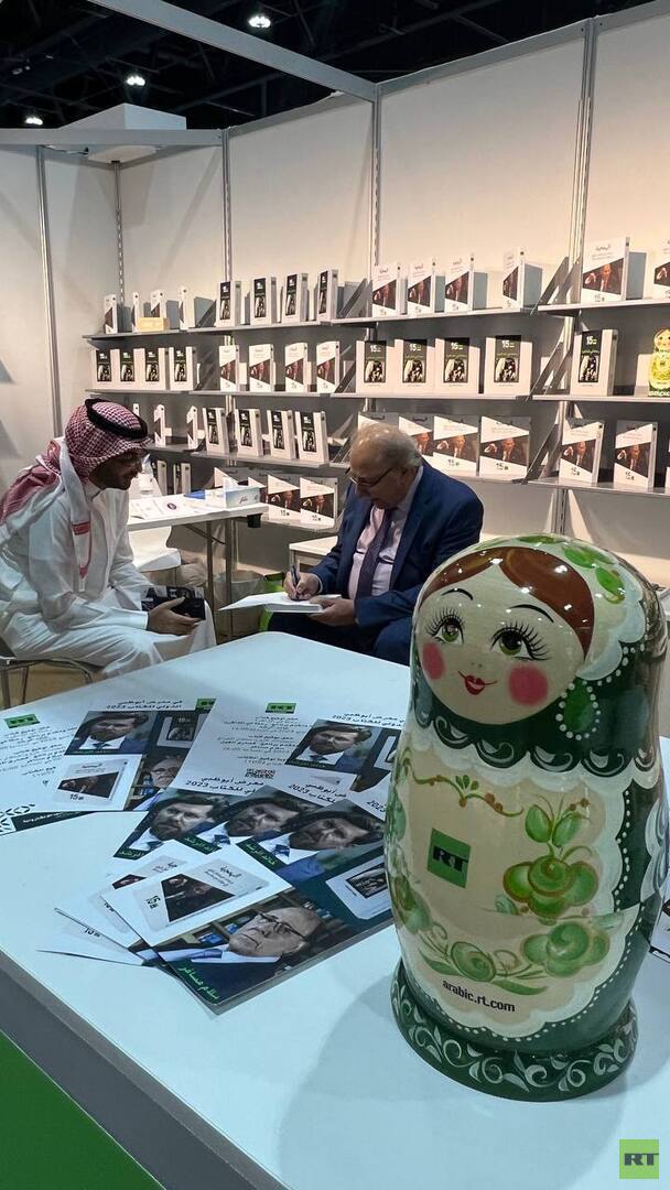 RT تشارك بمعرض أبو ظبي الدولي للكتاب 2023 بكتابين للزميلين سلام مسافر وخالد الرشد (صور)