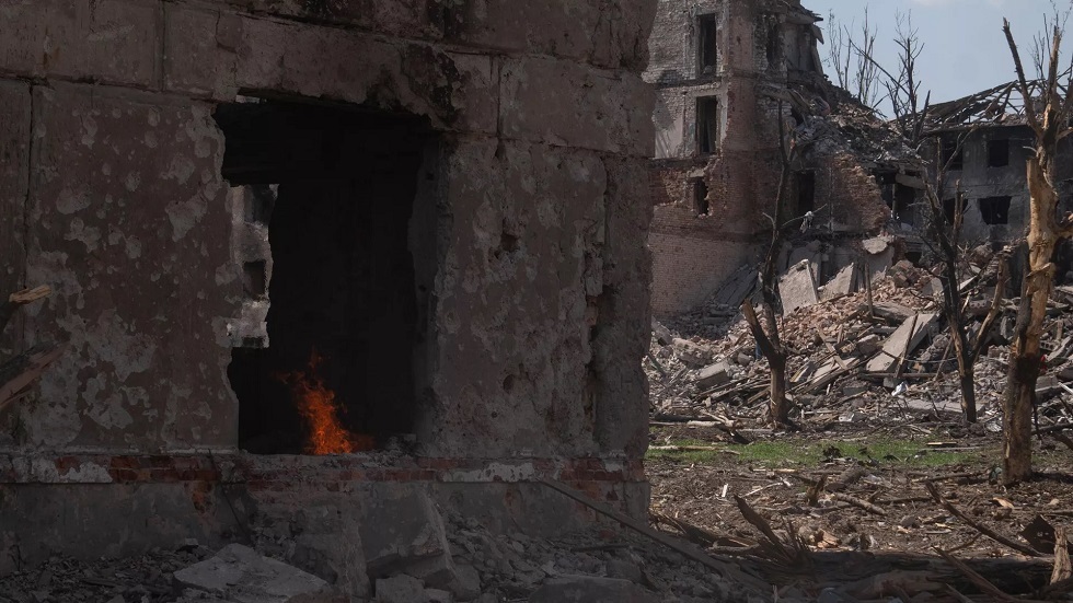 مصدر: قوات كييف تصرفت في أرتيوموفسك بوحشية أكثر منها في ماريوبول