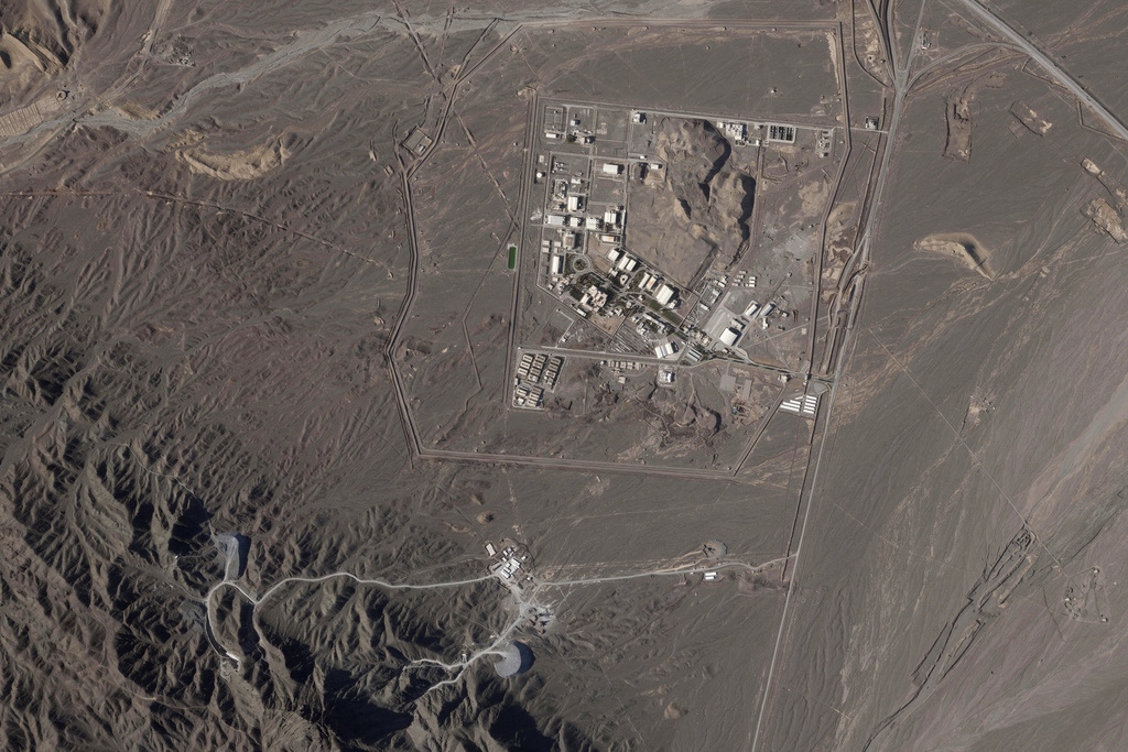 منظمة الطاقة الإيرانية تعلق على اتهام طهران ببناء منشأة نووية سرية بجبال زاغروس