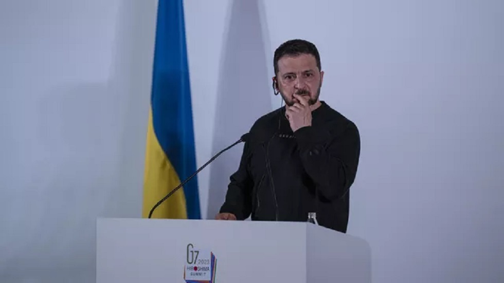 سياسي أوكراني معارض: خطة زيلينسكي للسلام لا تخدم التسوية