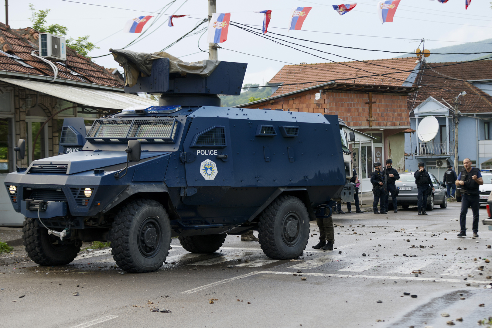 الدول الغربية تدين العنف في كوسوفو