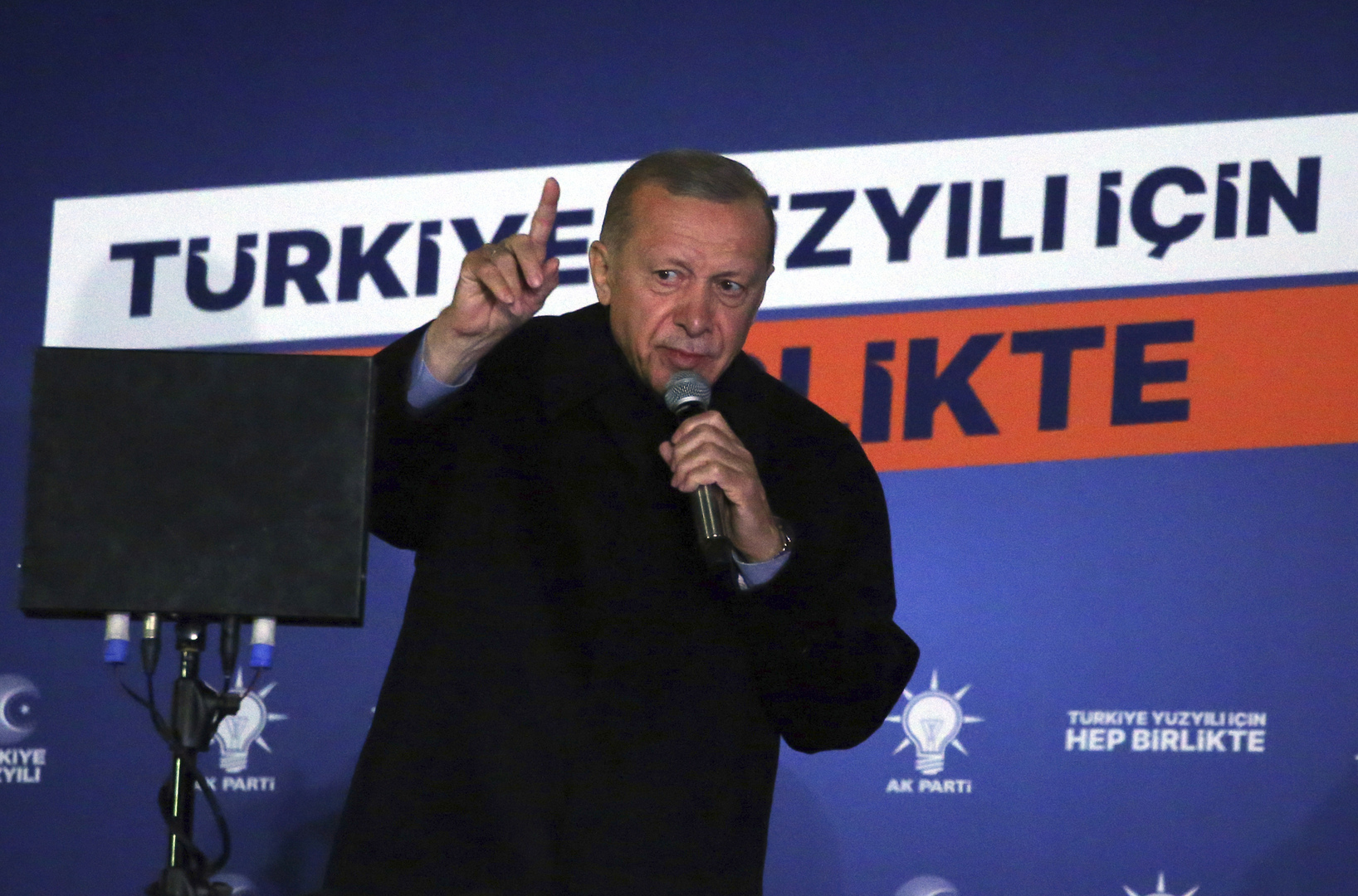 أردوغان: أرى نصرا تاريخيا سيتحقق لنا غدا بالانتخابات