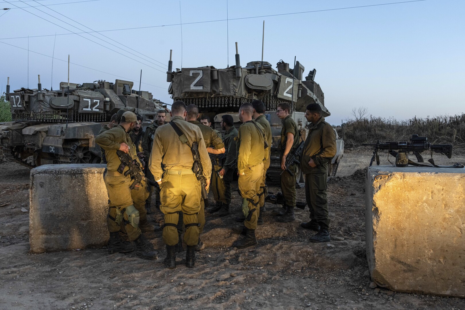 إذاعة الجيش الإسرائيلي: اندلاع حريق داخل معسكر قرب مستوطنة معاليه ادوميم