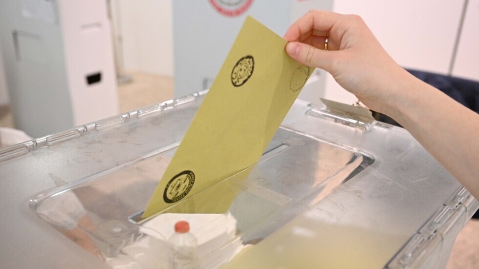 انطلاق عملية التصويت في الجولة الثانية من الانتخابات الرئاسية التركية