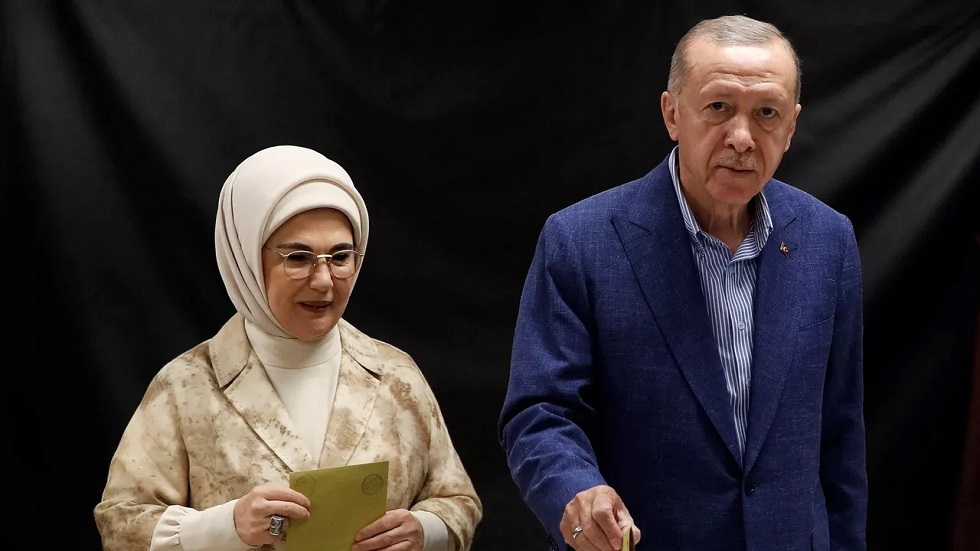 الهيئة العليا للانتخابات التركية تعلن فوز الرئيس رجب طيب أردوغان بولاية رئاسية ثانية