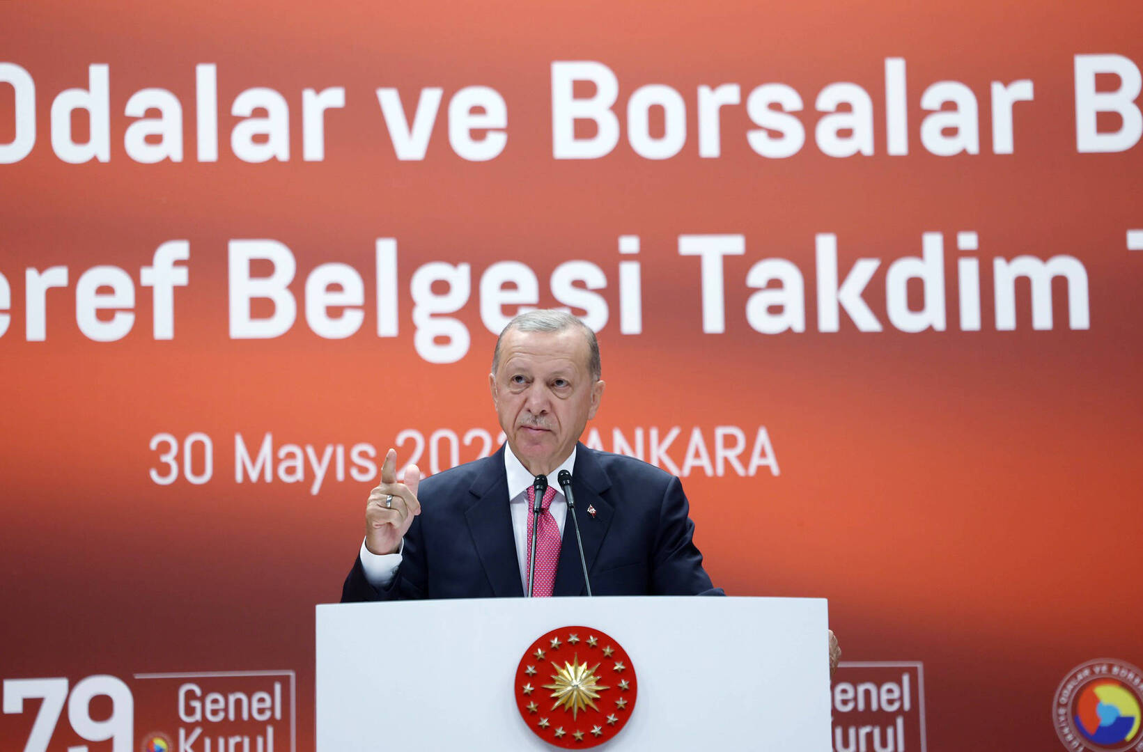 أردوغان يؤكد أن تركيا لن تعود إلى النظام البرلماني