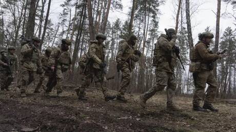 نشاط أوكراني مكثف وتكديس معدات عسكرية على خطوط الجبهة