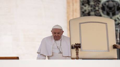  البابا فرانسيس يستقبل زيلينسكي في الفاتيكان ويبحث معه الوضع الإنساني